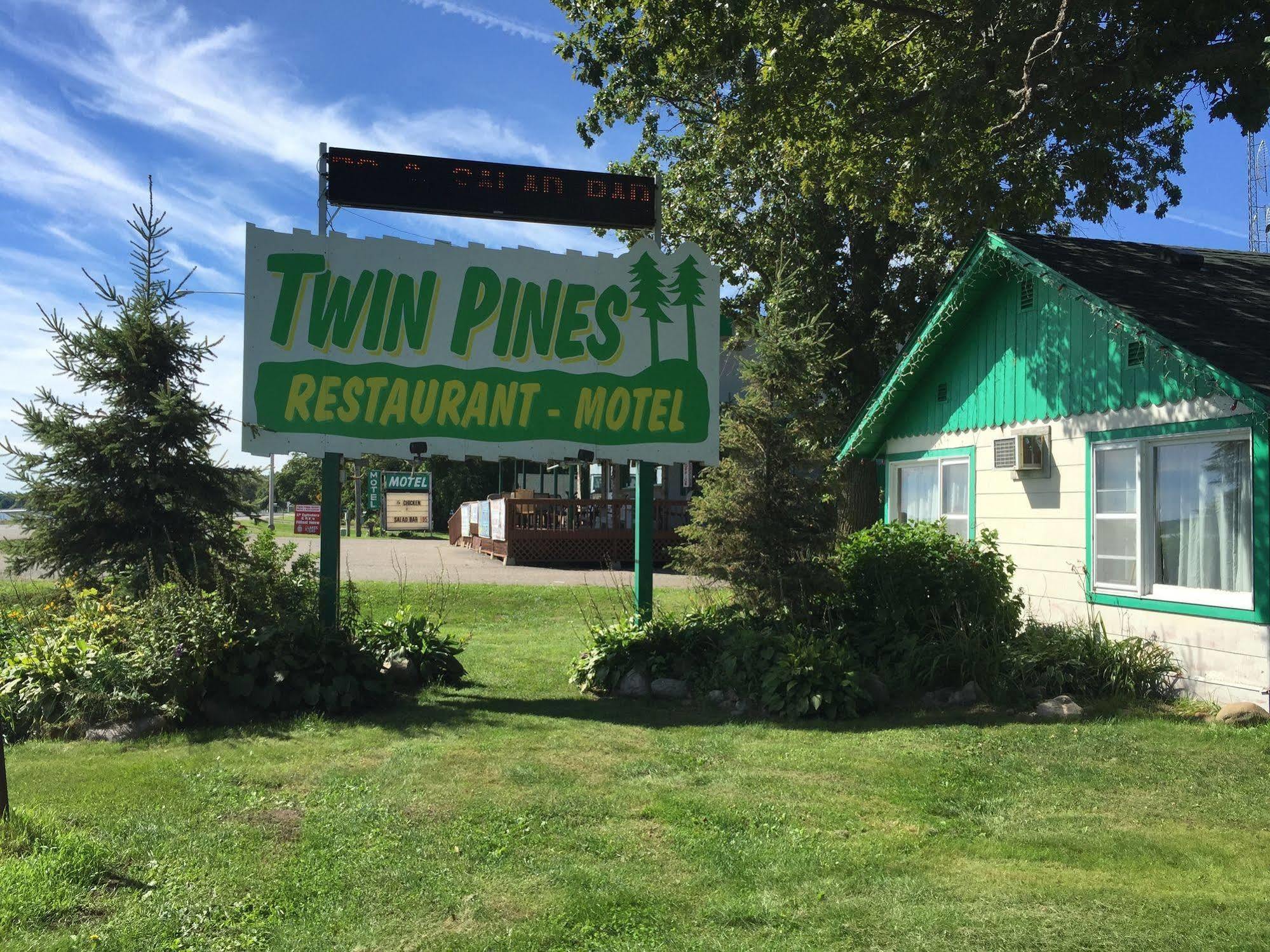 Twin Pines Resort Garrison 외부 사진